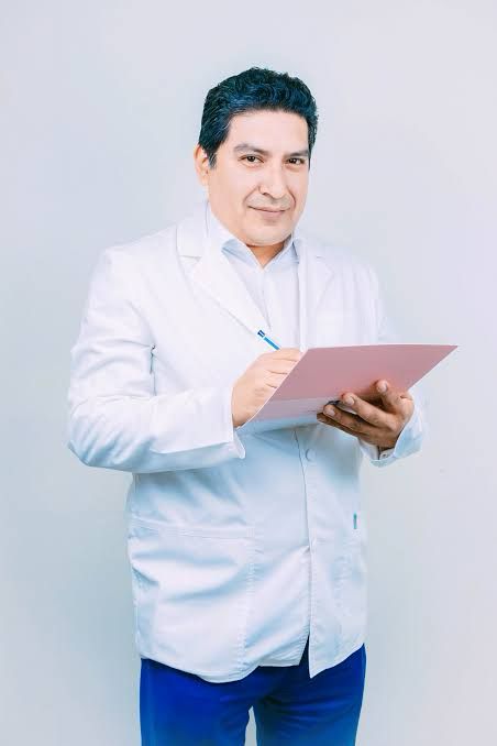 Dr. Hugo Camarena Estela